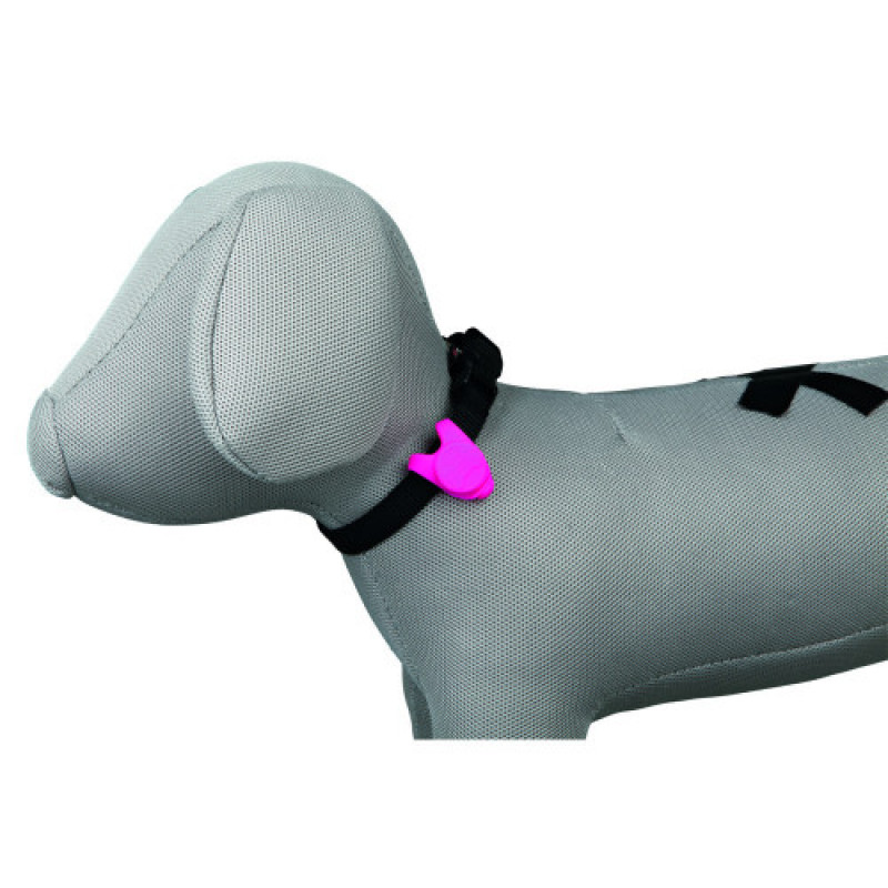 Брелок-ліхтарик Trixie для собак з водовідштовхувальним покриттям силікон 8х2,4 см