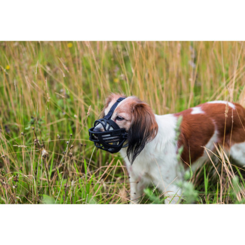 Намордник Trixie для собак гумовий S чорний