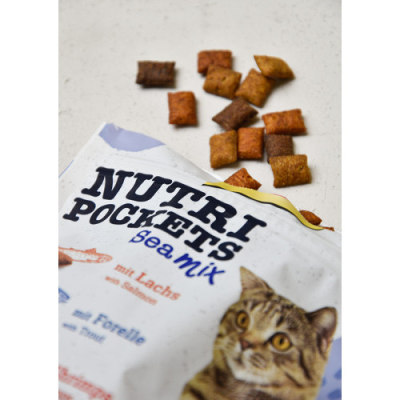 Ласощі вітамінні GimCat Nutri Pockets Морський мікс для котів з лососем фореллю та креветками 150 г